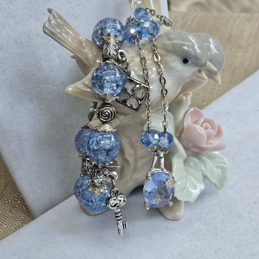 SET Blue Bead Silvertone Necklace with Blue Crackle Glass Stretch Bracelet - Picture 8 of 16